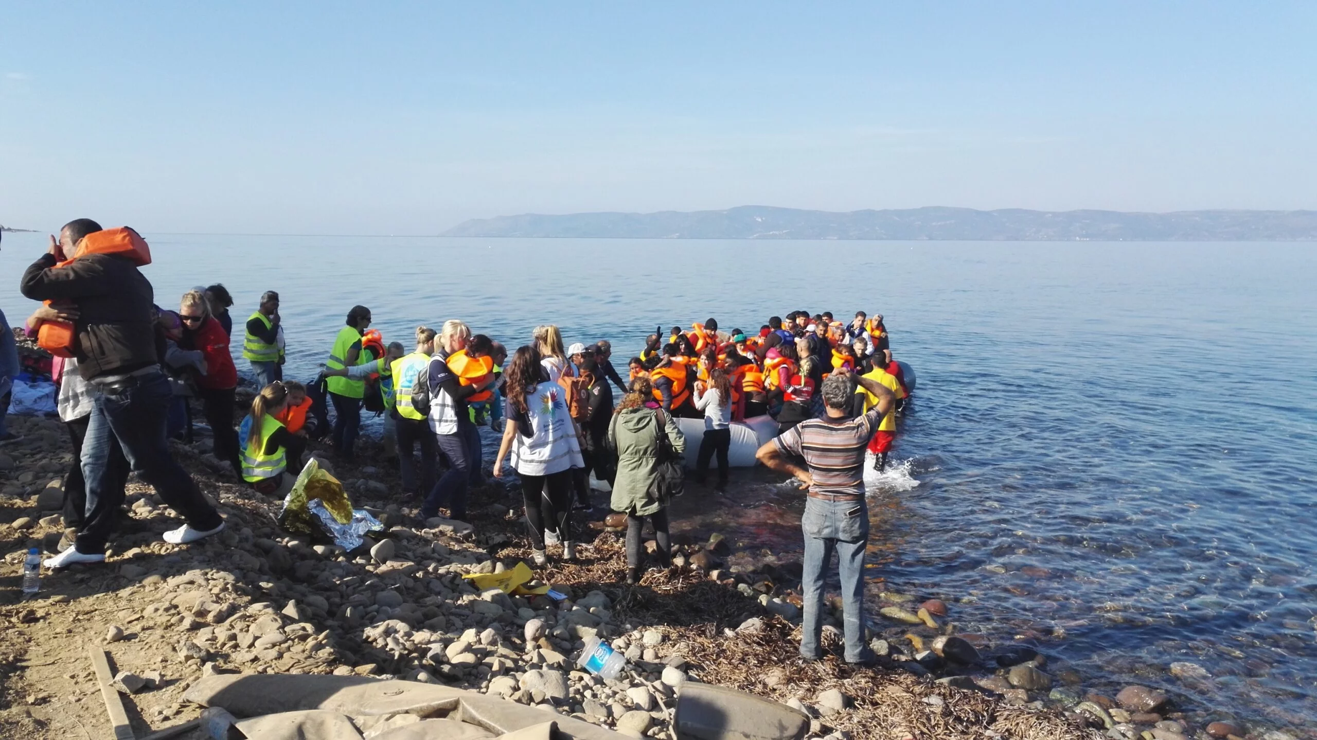 Refugees rescued from boat on Lesvos